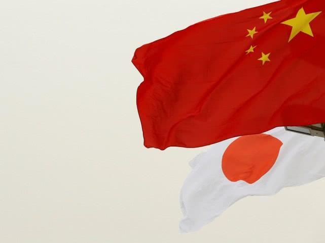 “这里不是100年前”!上海交警怒斥日本男子,网友纷纷叫好