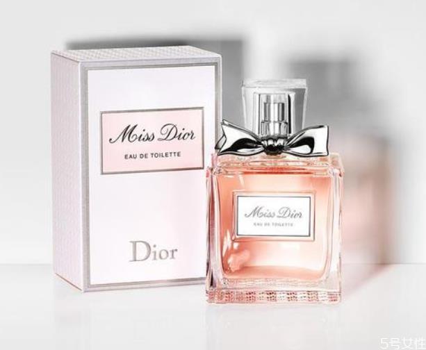 香水选择浓香还是淡香 香水浓香淡香怎么区分 香水选择浓香还是淡香 香水浓香淡香怎么区分