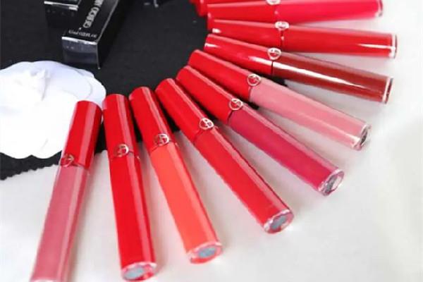 阿玛尼唇釉生产日期怎么看 阿玛尼唇釉可以用多久 阿玛尼唇釉生产日期怎么看 阿玛尼唇釉可以用多久