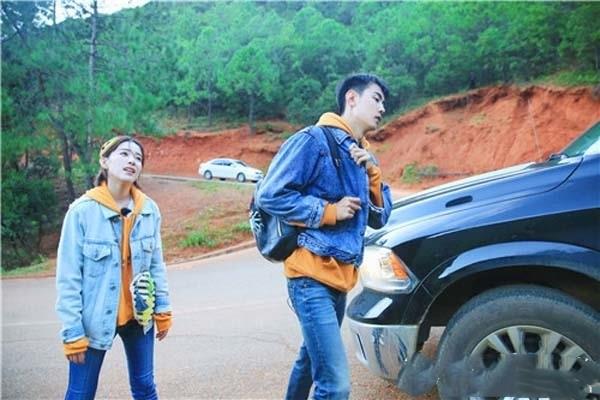 情侣装怎么穿才好看 怎样穿情侣装更时髦