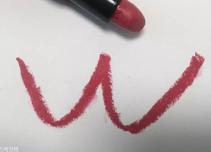 kiko口红428适合黄皮吗 kiko口红428会不会显黑 kiko口红428适合黄皮吗 kiko口红428会不会显黑