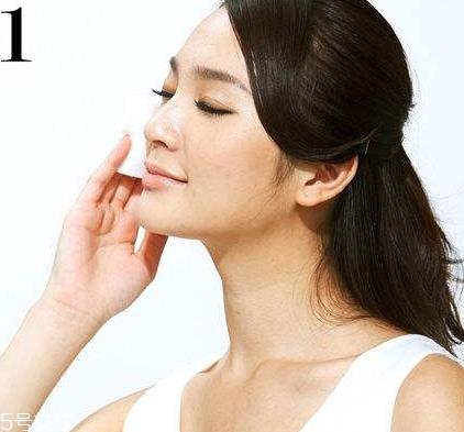 化妆水为什么要用化妆棉？化妆水可以不用化妆棉吗？