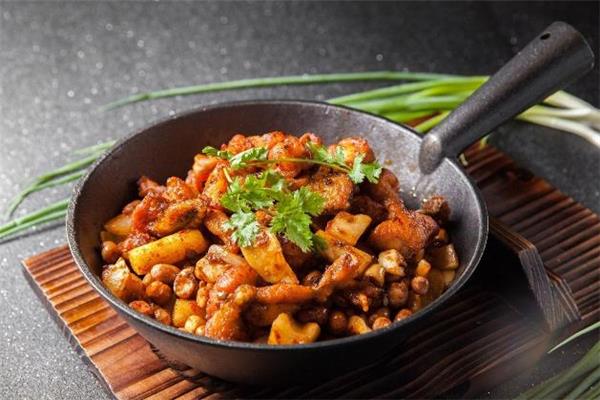 牛蛙不能和什么一起吃 牛蛙什么人不能吃 牛蛙不能和什么一起吃 牛蛙什么人不能吃