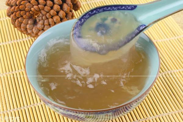 藕粉会回奶吗 不会回奶但是也不要太早吃