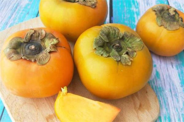 脆柿子里面有黑斑能吃吗 脆柿子里的黑点是什么 脆柿子里面有黑斑能吃吗 脆柿子里的黑点是什么