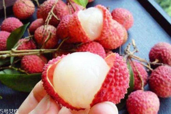 荔枝怎么剥皮去核 教你如何快速剥皮