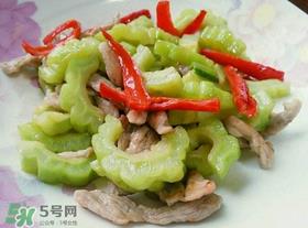 苦瓜炒肉怎么炒不苦？苦瓜炒肉怎么做才不苦？