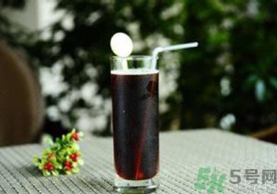 ​雪碧和可乐哪个对身体的危害更大？雪碧和可乐哪个好？