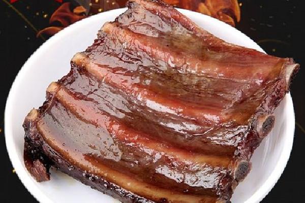 腊排骨需要泡水吗 腊排骨泡水候还能放吗