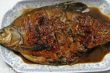 鳊鱼的做法 鳊鱼怎么挑刺 鳊鱼的做法 鳊鱼怎么挑刺