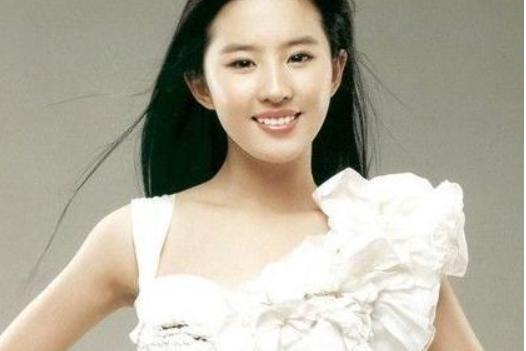 朱茵：这是我的18岁，刘亦菲：这是我的18岁，蔡少芬：麻烦靠边