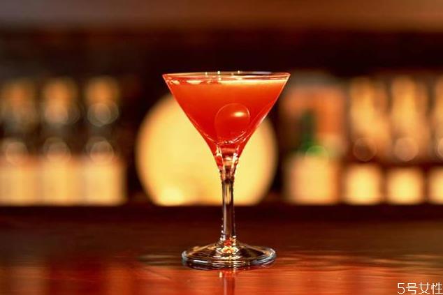 大都会鸡尾酒怎么喝 大都会鸡尾酒故事
