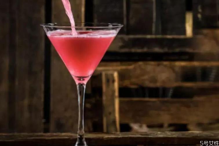 大都会鸡尾酒怎么喝 大都会鸡尾酒故事