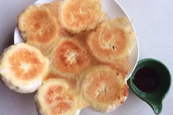 水煎包的面粉水怎么调 水煎包用面粉水还是淀粉水 水煎包的面粉水怎么调 水煎包用面粉水还是淀粉水