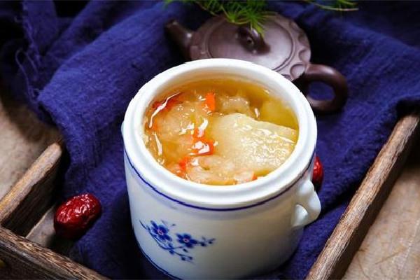 煮梨水是削皮好还是不削皮好 煮梨水要吃梨肉吗 煮梨水是削皮好还是不削皮好 煮梨水要吃梨肉吗