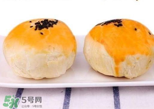 蛋黄酥油皮和油酥的比例 蛋黄酥的比例 蛋黄酥油皮和油酥的比例 蛋黄酥的比例