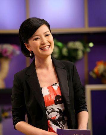 上海卫视首席当家花旦,与粉丝低调结婚,今喜获双胞胎,很幸福