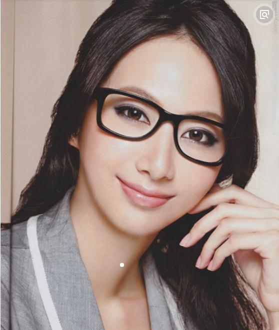 她为赚九千元，拍了一张谁都见过的全家福，却毁了自己一生的前途