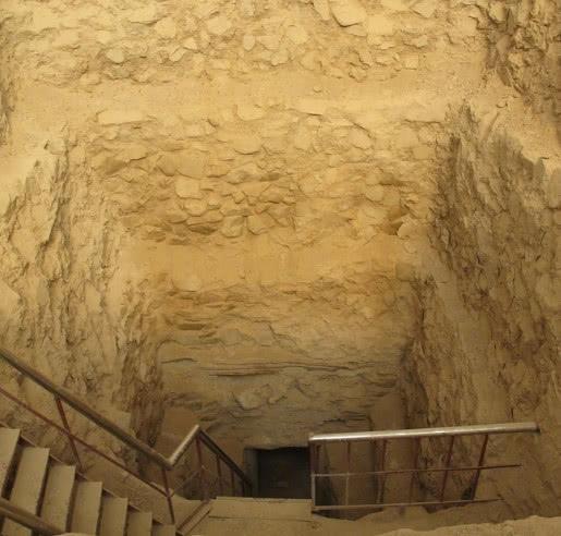 鬼吹灯的“九层妖楼”，真实的存在，它还有着“东方金字塔”之称