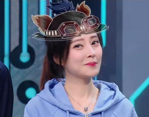 惊呆! 冯提莫天天向上首秀秒杀冯女郎, 网友: 论清纯无人可比!