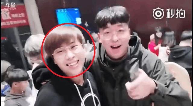 原来卢本伟粉丝见面会有友军出没, 这小哥是真的强!