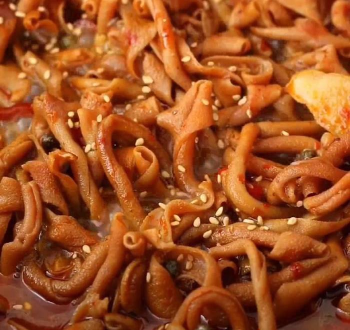 卤鸭肠要是这样做，鲜香麻辣味儿不错