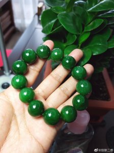 翠色欲滴。好品质自己会说话。