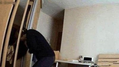 美女主播直播后忘记关摄像头,接下来的情景网友们报警了