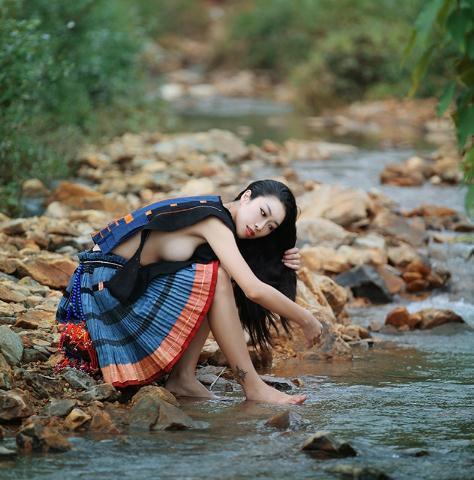 原始的性感,以不穿内衣为美的少数名族!