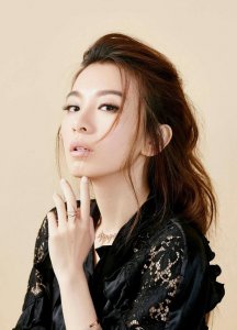 ​Hebe田馥甄35岁了，出道18年不缺恋情，却一直拒绝林俊杰