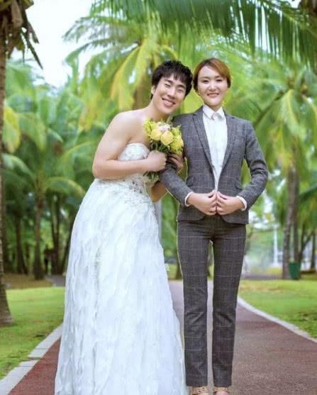 骚男婚姻破裂，曾经直播被打耳光，网友支持离婚！