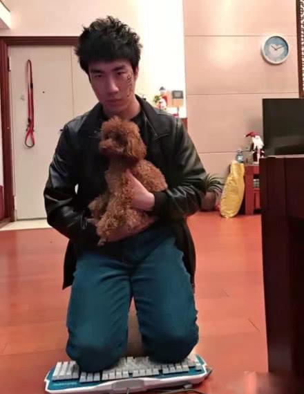 骚男婚姻破裂，曾经直播被打耳光，网友支持离婚！