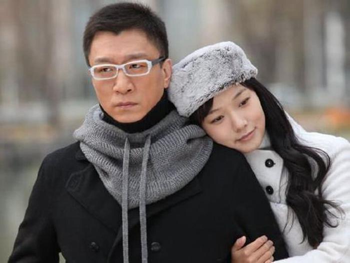 看完黄磊和黄渤年轻时的照片,网友:孙红雷一点没老