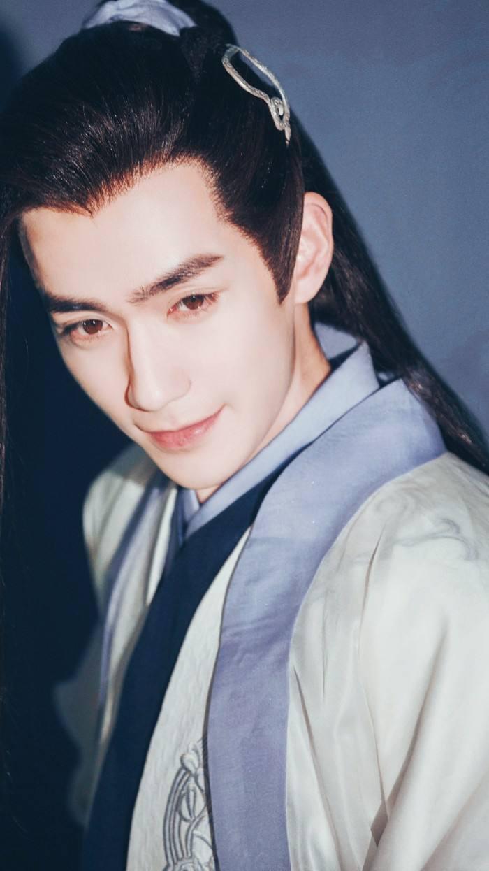 圈中“睫毛精”：朱一龙睫毛密到自带眼线，霍建华用睫毛接雪