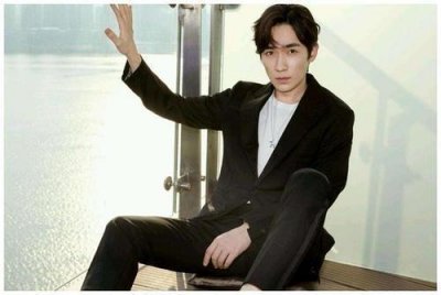 ​神秘师哥朱一龙，阚清子和他打招呼他的反应太可爱了