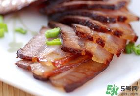 腌肉一斤放多少盐？腌肉用什么盐？