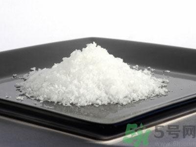 早上可以喝盐水吗?早上喝盐水有什么好处 早上可以喝盐水吗?早上喝盐水有什么好处