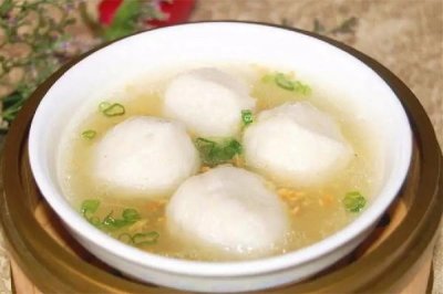 ​鱼丸煮好后要泡冷水吗 鱼丸煮熟后怎么保存