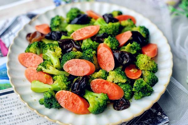 西兰花怎么清洗才干净 西兰花的营养成分有哪些 西兰花怎么清洗才干净 西兰花的营养成分有哪些