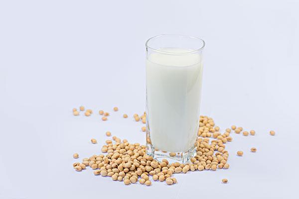 豆浆含糖量高吗 豆浆血糖高的人能喝吗 豆浆含糖量高吗 豆浆血糖高的人能喝吗