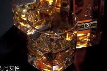 黑方多少钱一瓶 黑方威士忌什么牌子好 黑方多少钱一瓶 黑方威士忌什么牌子好