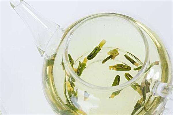 莲子心泡水隔夜还能喝吗 莲子心泡水可以隔夜吗 莲子心泡水隔夜还能喝吗 莲子心泡水可以隔夜吗