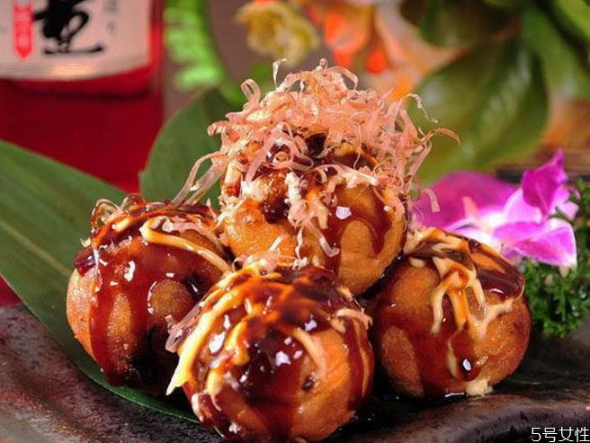 章鱼小丸子粉调配比例 章鱼烧粉用面粉怎么配 章鱼小丸子粉调配比例 章鱼烧粉用面粉怎么配