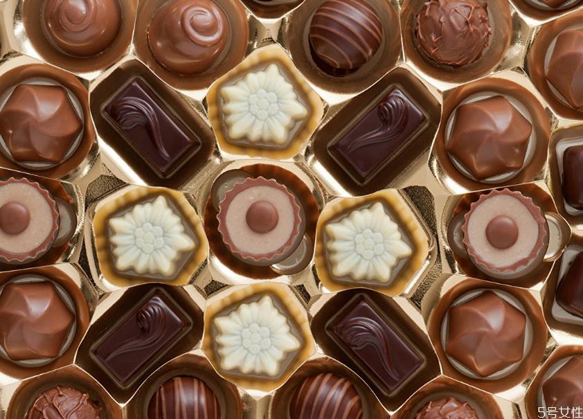 巧克力为什么不能放冰箱里 巧克力放冰箱能放多久 巧克力为什么不能放冰箱里 巧克力放冰箱能放多久