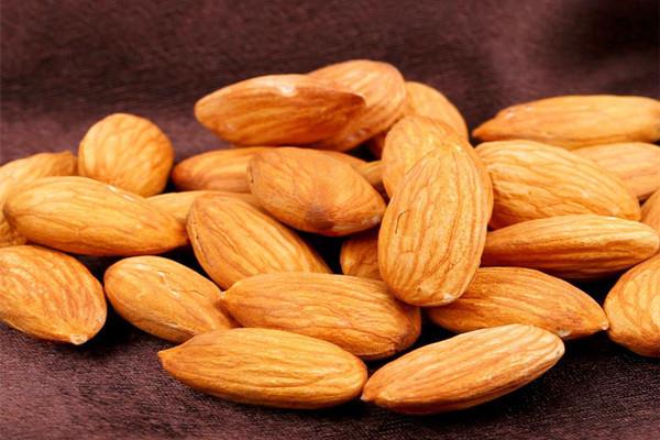 杏仁吃了会流产吗 杏仁吃了会过敏吗 杏仁吃了会流产吗 杏仁吃了会过敏吗