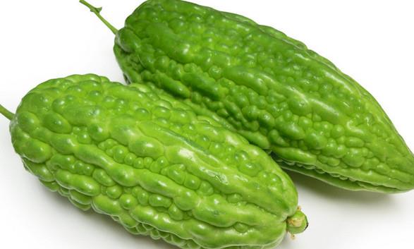 苦瓜能和胡萝卜一起吃吗?胡萝卜可以和苦瓜一起吃吗 苦瓜能和胡萝卜一起吃吗?胡萝卜可以和苦瓜一起吃吗