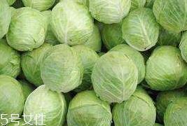 牛心菜和紫甘蓝的区别 牛心菜和紫甘蓝怎么分辨? 牛心菜和紫甘蓝的区别 牛心菜和紫甘蓝怎么分辨?