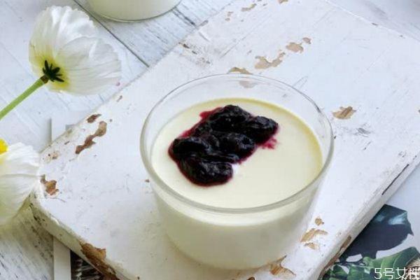 牛奶怎么做酸奶 牛奶做酸奶的方法 牛奶怎么做酸奶 牛奶做酸奶的方法