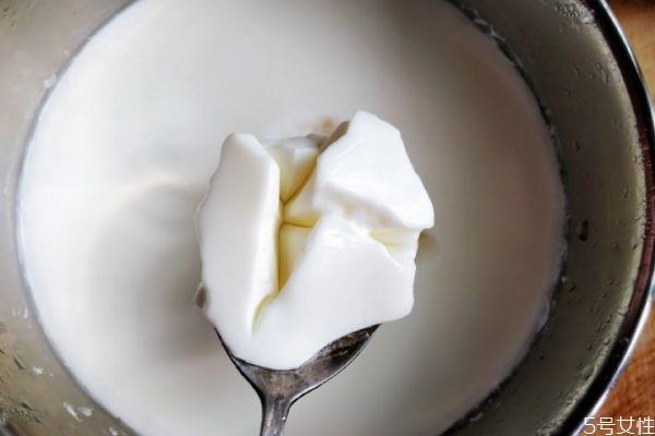 牛奶怎么做酸奶 牛奶做酸奶的方法 牛奶怎么做酸奶 牛奶做酸奶的方法