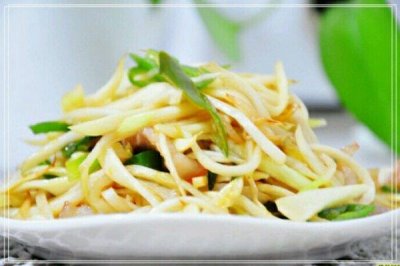 ​茭白里面有黑点能吃吗 茭白放软了能吃吗